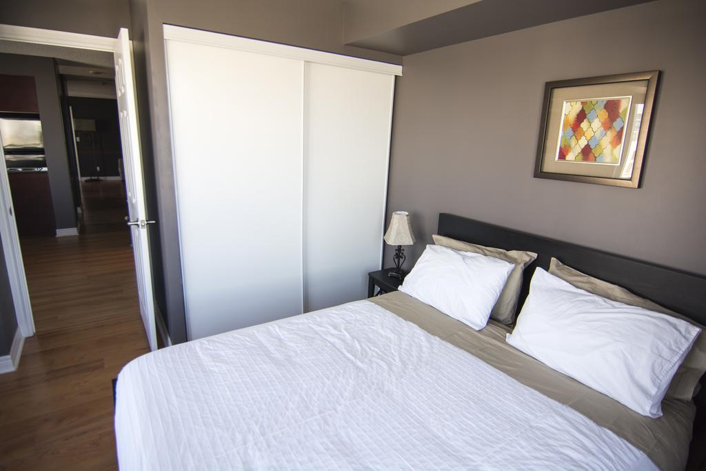 Maplewood Suites - Square One Mississauga Zimmer foto